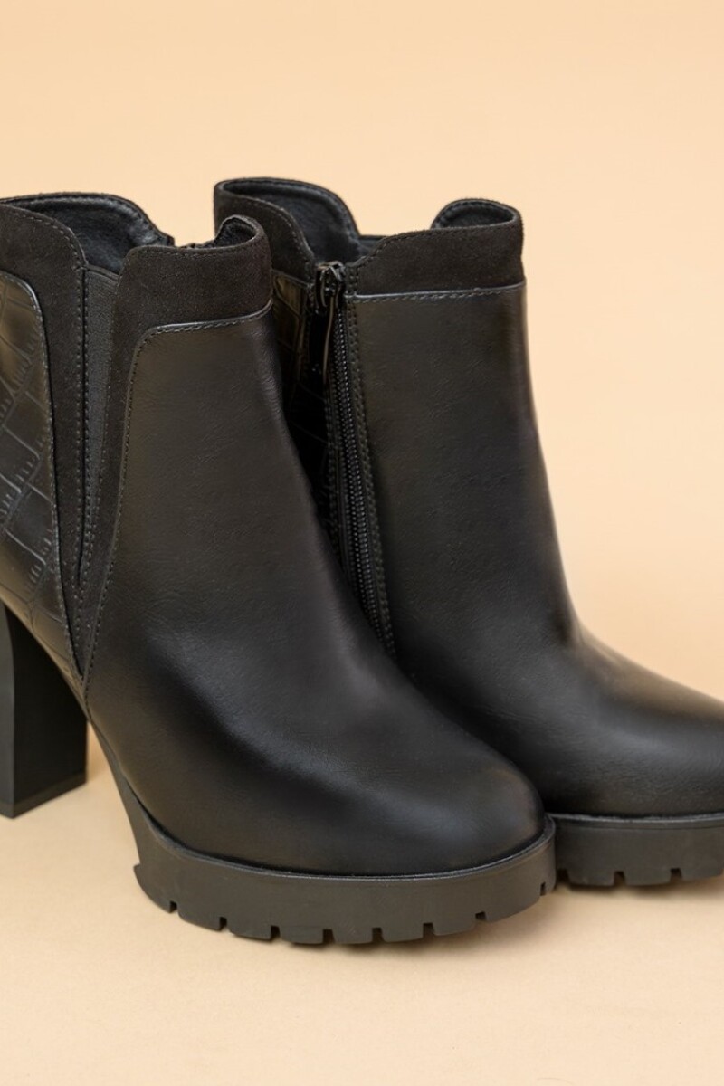 Bota Eco Cuero. Bota Eco Cuero.