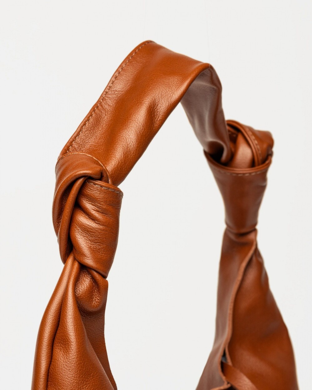 Cartera al hombro Juana en Cuero Graneado Marron