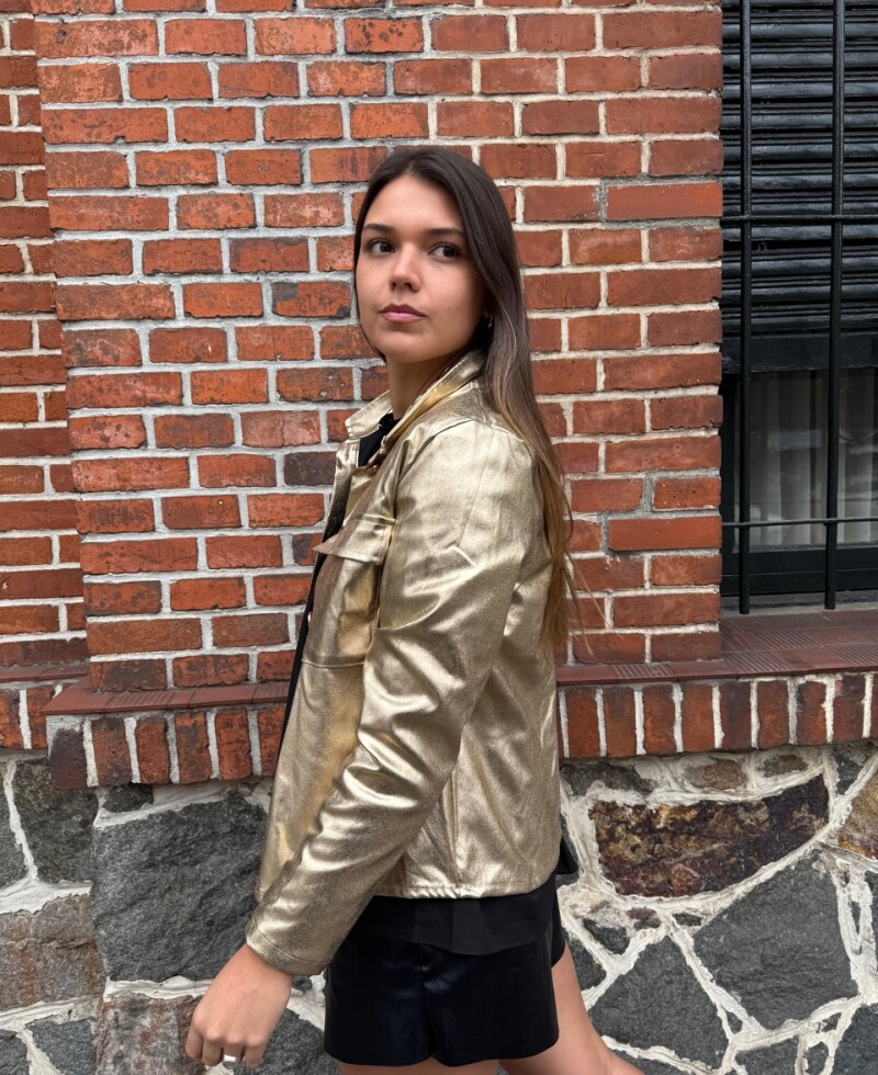 Chaqueta metalizada dorada