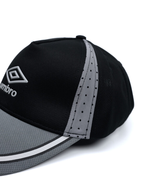 GORRO TRENER Umbro 025