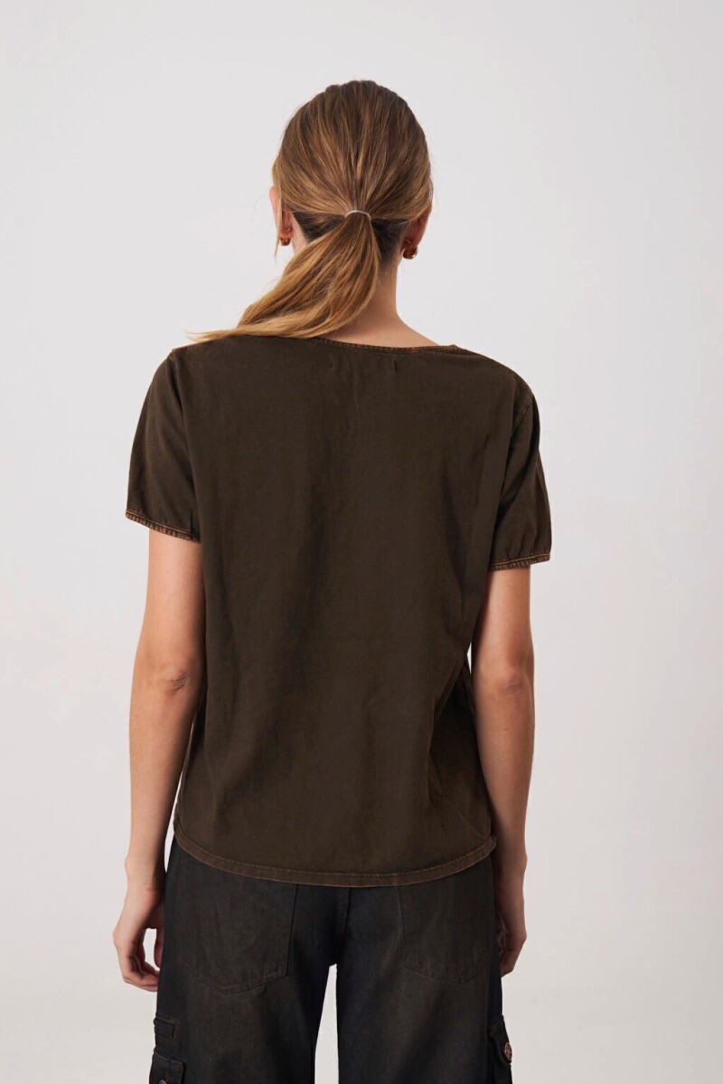 REMERA CROP HABANO Habano