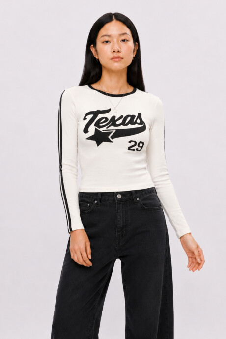 Remera Qaris Estampado 4