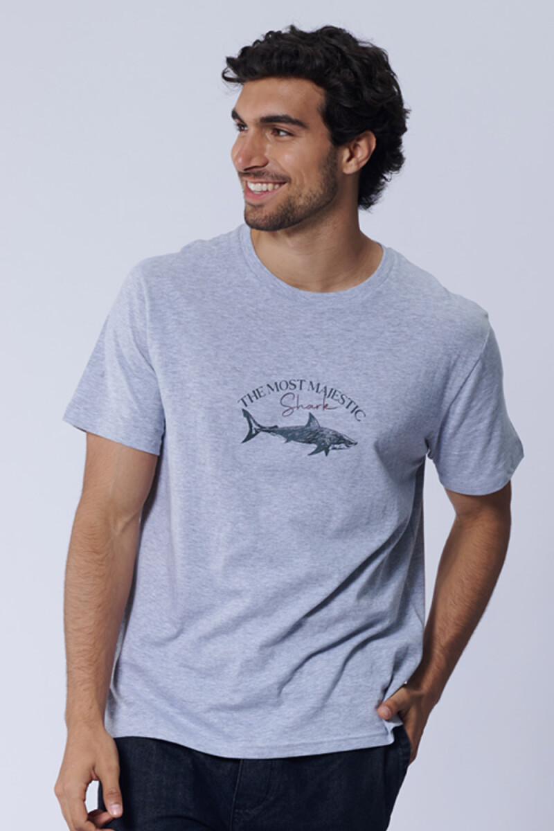 Remera Estampa Tiburón Gris Melange