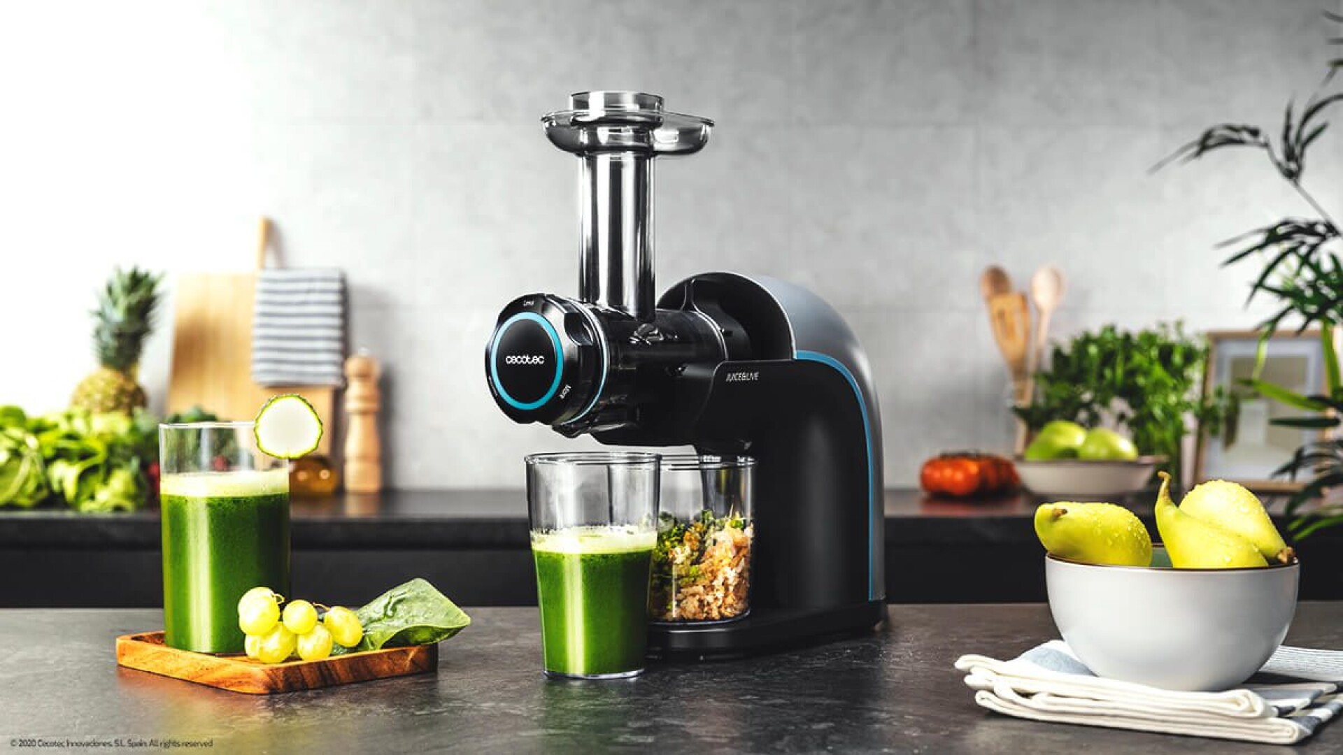Juguera de Prensa Fria Juice &Live 2000 Easyclean Cecotec 