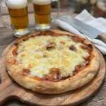 Pizza de Masa Madre con Muzzarella Pizza de Masa Madre con Muzzarella