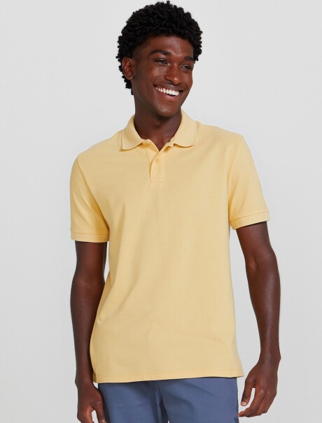 CAMISA DE CUELLO CON BORDADO AMARILLO
