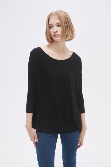 Remera Capachoas Negro