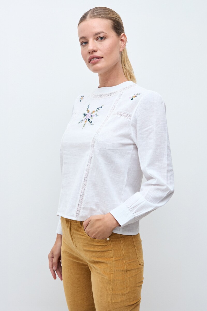 Blusa bordada blanco