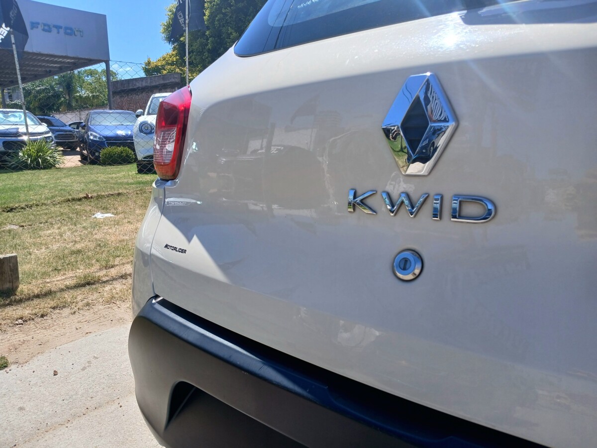 Renault Kwid Intense EXCELENTE ESTADO! | Permuta / Financia Renault Kwid Intense EXCELENTE ESTADO! | Permuta / Financia