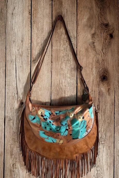 Cartera NIMA Con Flecos Línea Ottenta Arte Turquesa Pintado A Mano