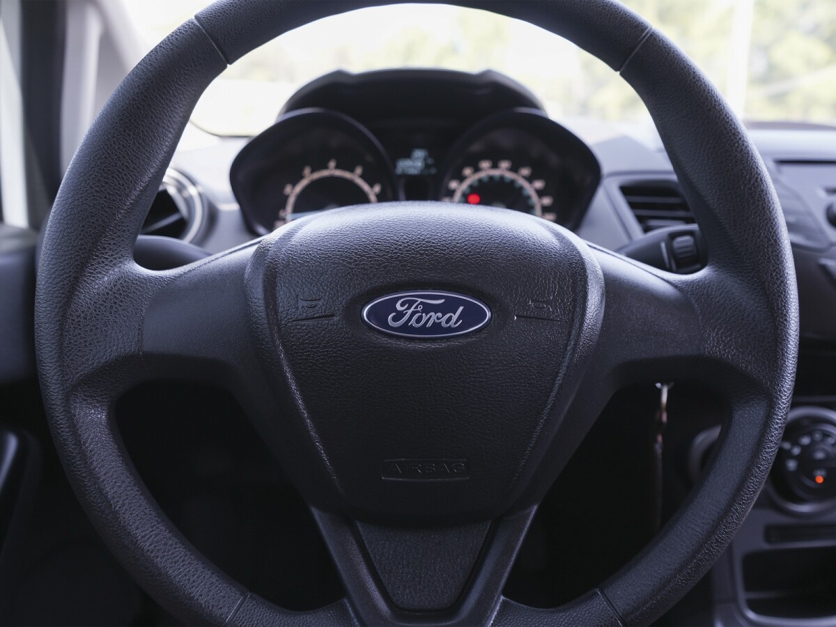 Ford Fiesta S 1.6 Extra Full 2015 EXCELENTE ESTADO! Ford Fiesta S 1.6 Extra Full 2015 EXCELENTE ESTADO!