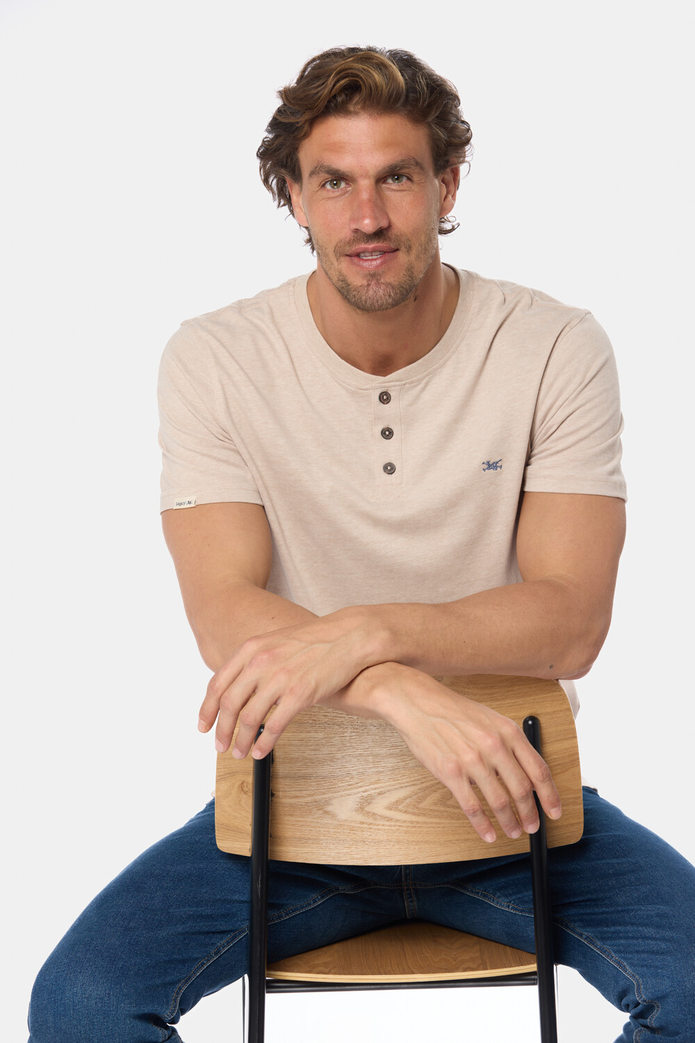 REMERA LISA CON BOTONES Beige