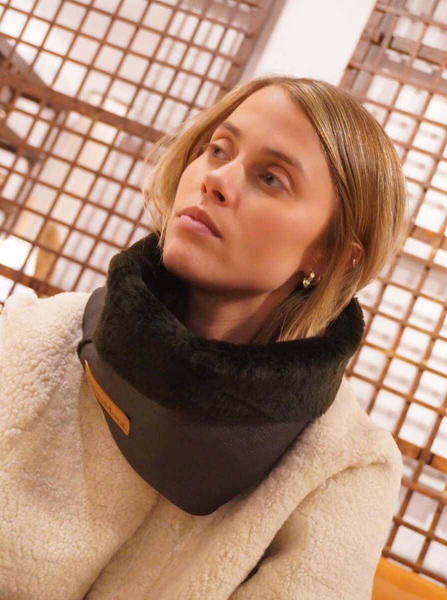 Simple Warm Neck - Chocolate / Chocolate 