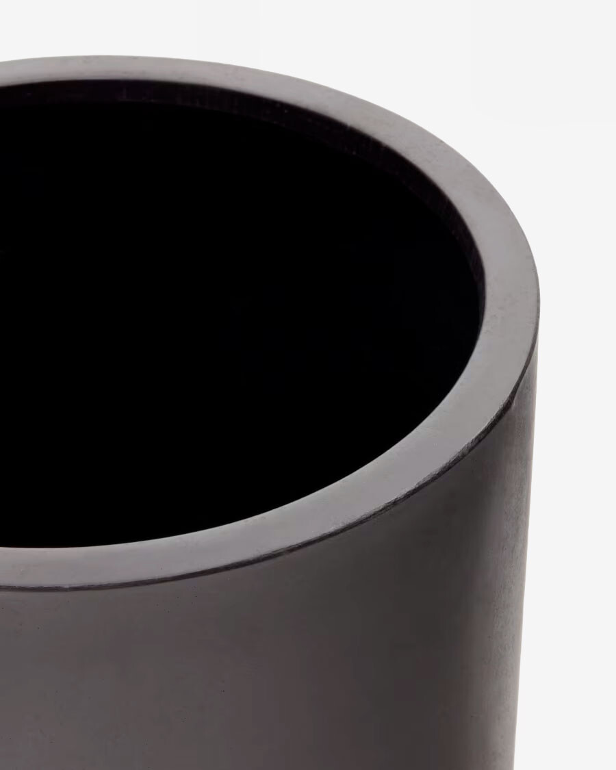 Macetero Aiguablava de cemento negro Ø 52 cm Macetero Aiguablava de cemento negro Ø 52 cm