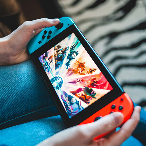 Control Joystick Para Nintendo Switch Inalámbrico Bluetooth Color Rojo y Azul.