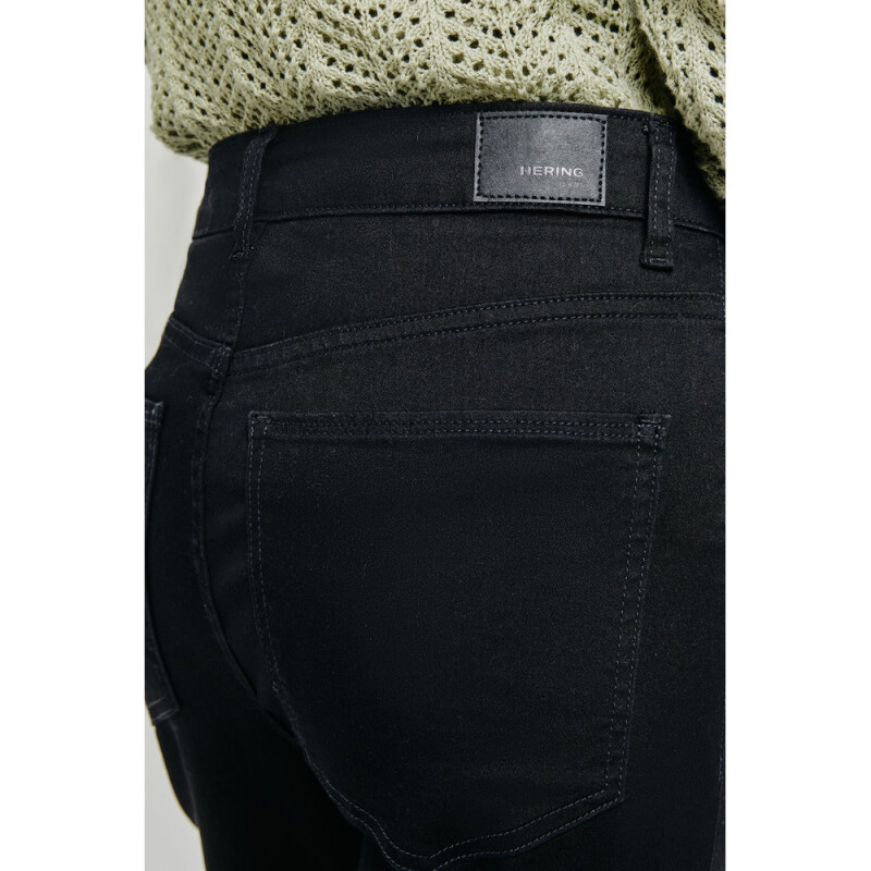 CALCA FEM PRETO