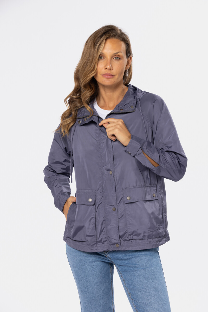 CAMPERA DE NYLON CON CAPUCHA - Violeta 