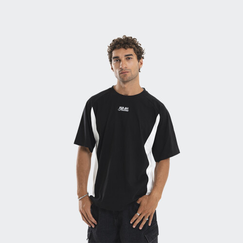 Remera Pulau Studios Negro