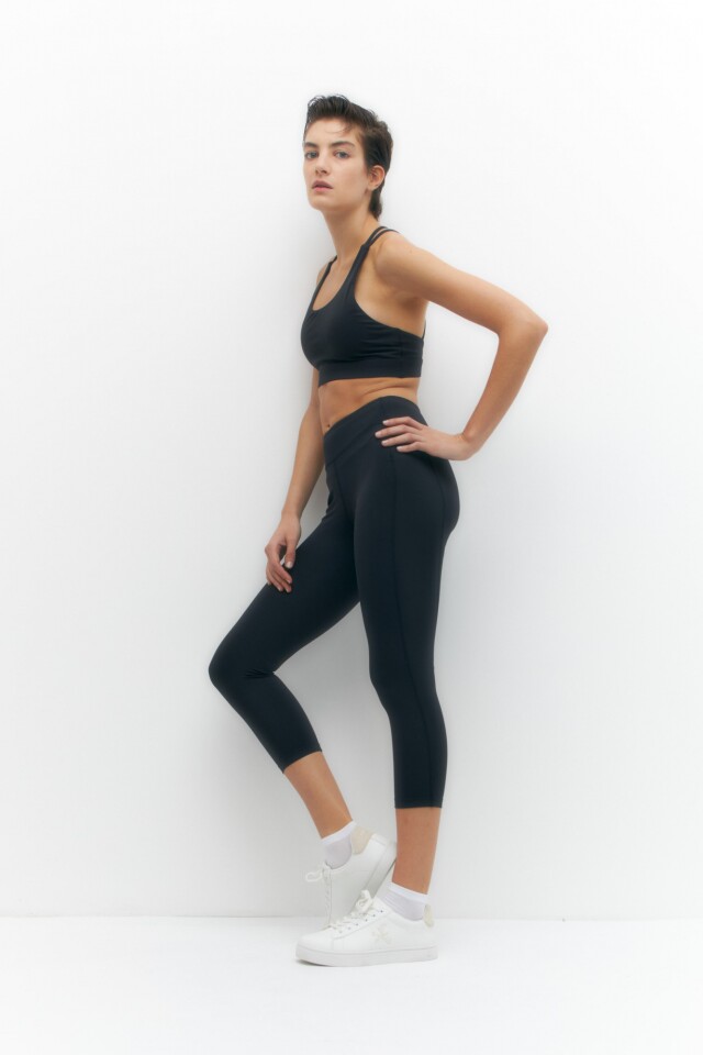 Legging cropped negro