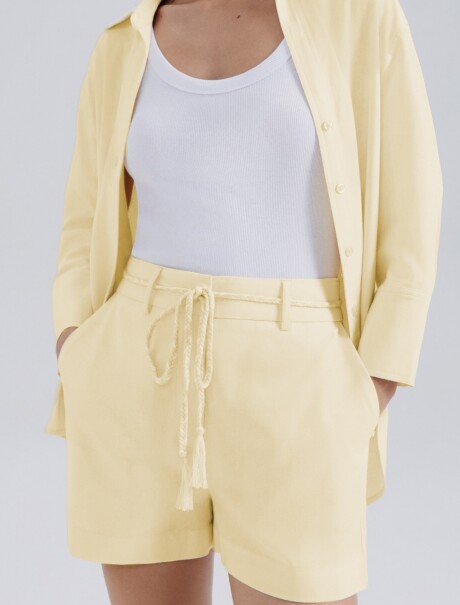 SHORT DE SASTRE RECTO AMARILLO