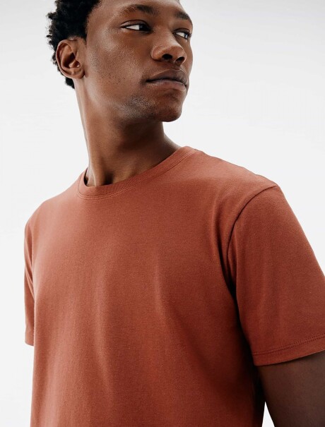 CAMISETA BÁSICA UNISSEX MARRÓN