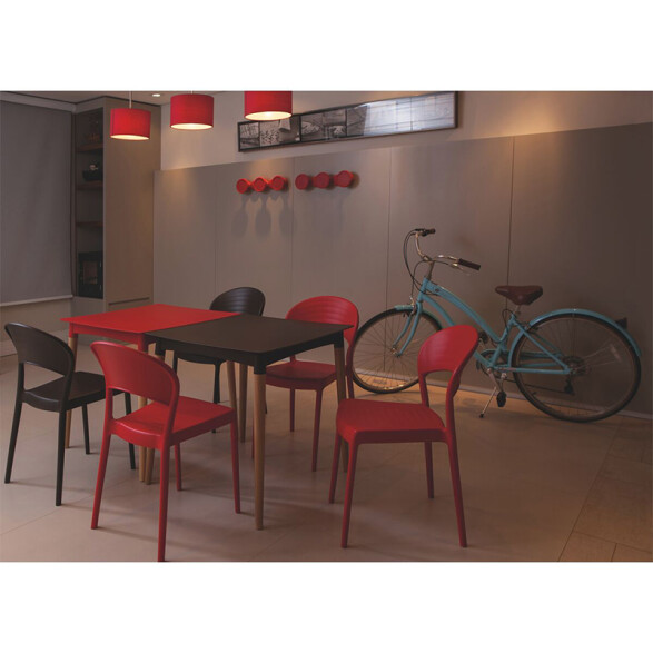 Silla apilable roja "SISSI" respaldo cerrado -TRAMONTINA TD0634