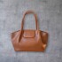 Cartera cuerina Camel