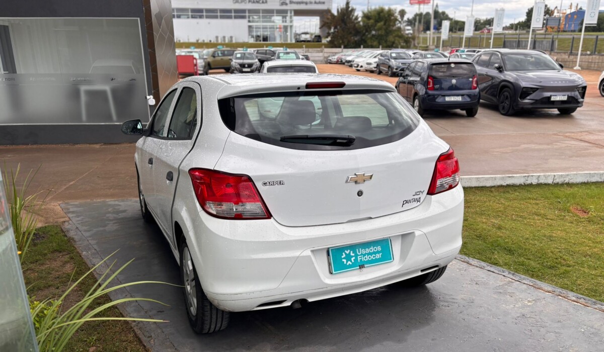 Chevrolet Onix Joy LT 1.0 - 2018 Chevrolet Onix Joy LT 1.0 - 2018