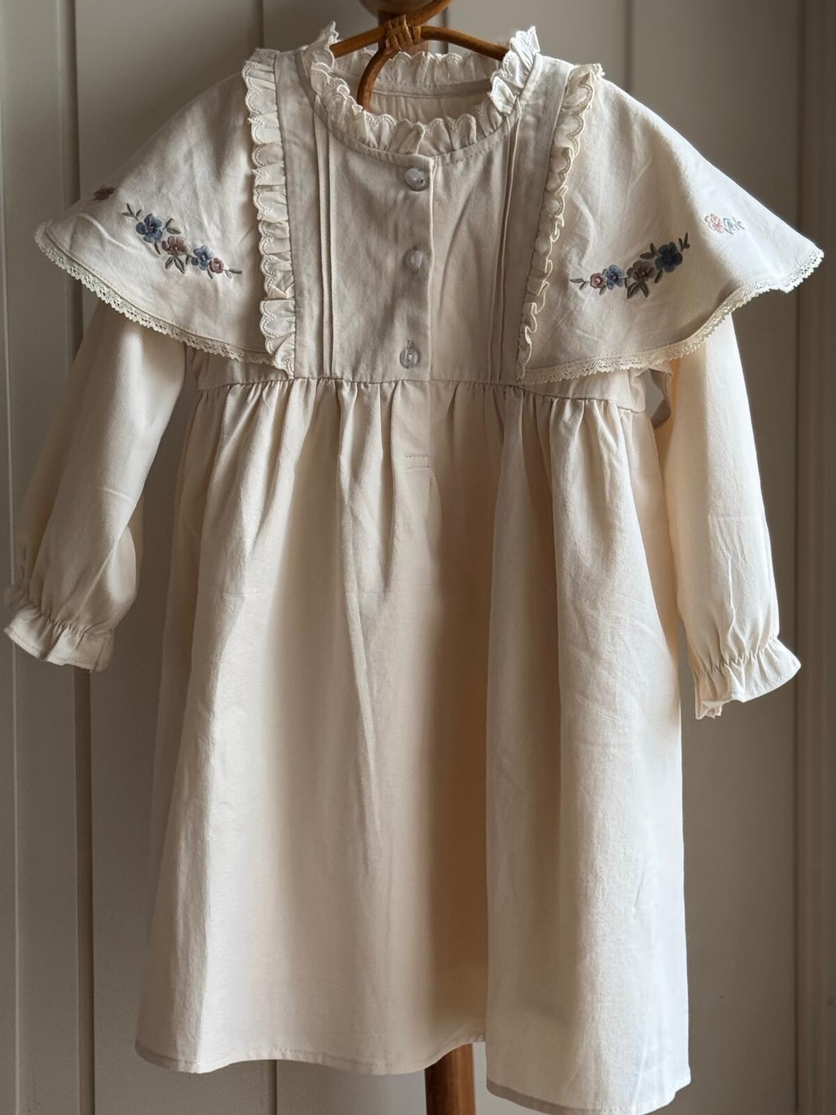 Vestido con Capita Adeline Vestido con Capita Adeline