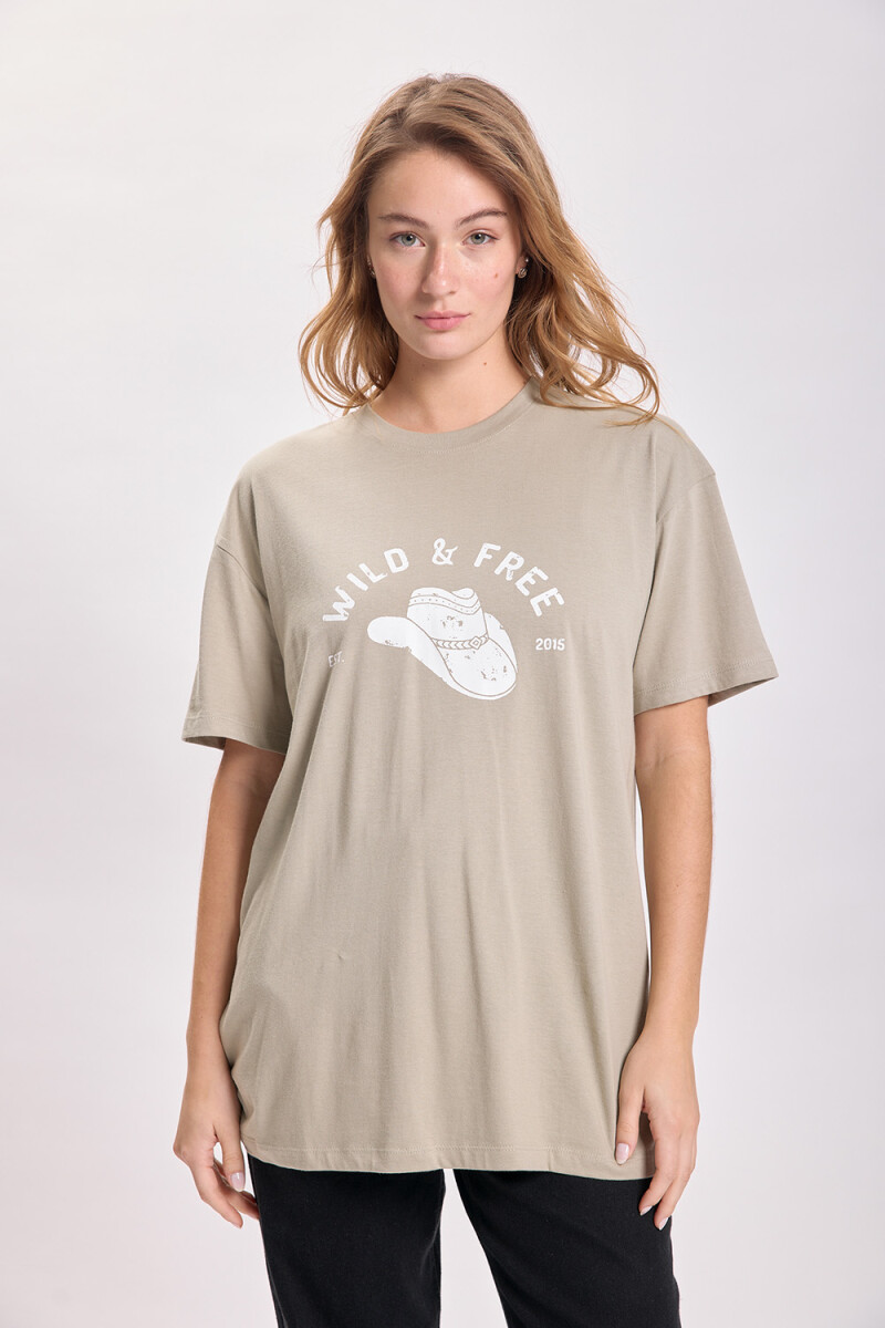 Remera oversize estampa Oliva