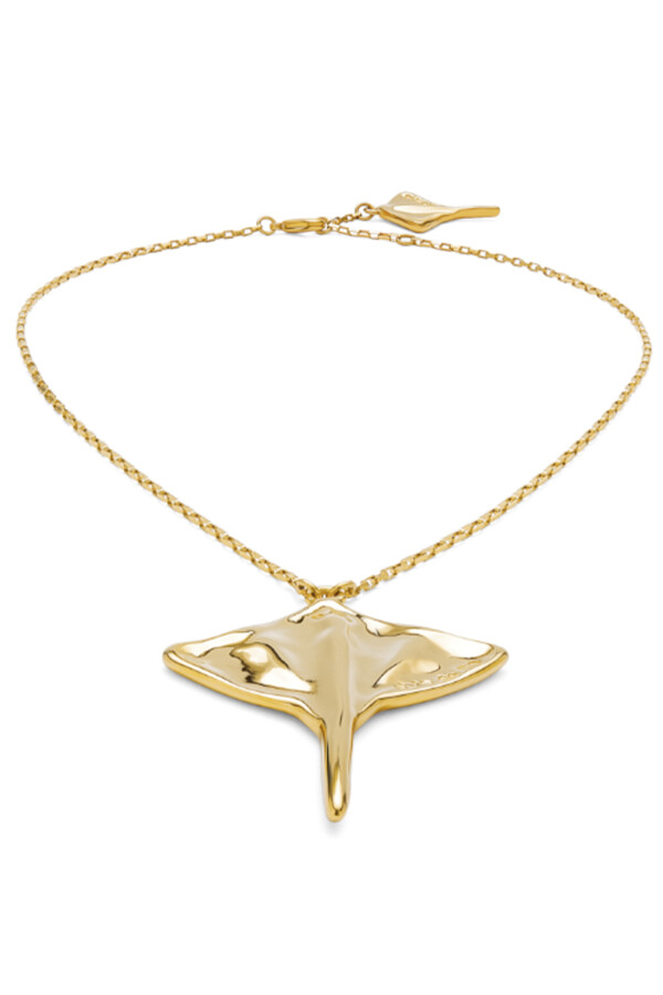 COLGANTE DE CADENA CORTA ALEACIÓN DE METALES BAÑADO EN ORO 18K CON MANTARRAYA Colgante