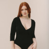 Body Maya Algodón – Escote cruzado en algodón suave, abertura con broches Negro