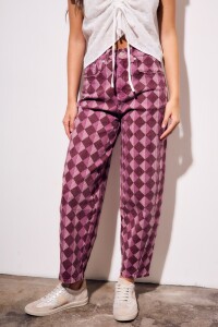 Jean Baggy Estampa Rombos Burdeos