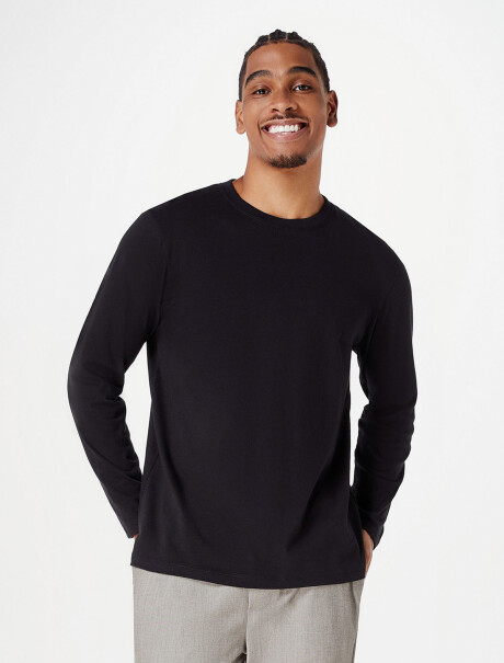 CAMISETA BÁSICA MANGA LARGA NEGRO