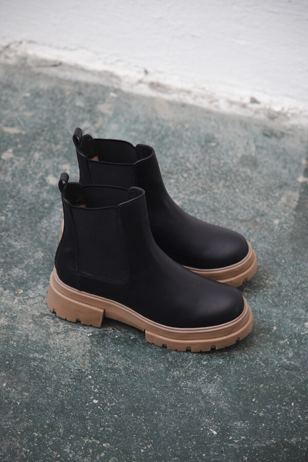 BOTA CUERO CHUNKY NEGRO