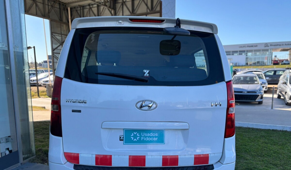 Hyundai H1 12Plz Minibus Diesel - 2014 Hyundai H1 12Plz Minibus Diesel - 2014
