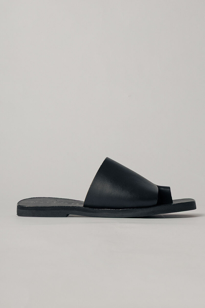 Maril Black