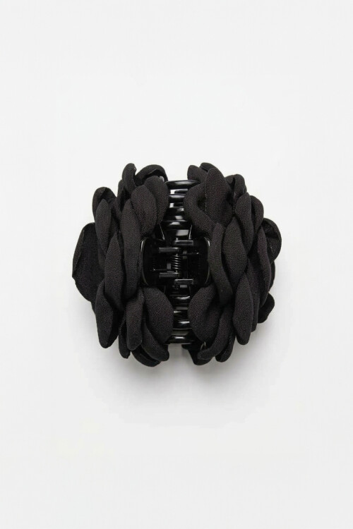 Broche flor tela negro
