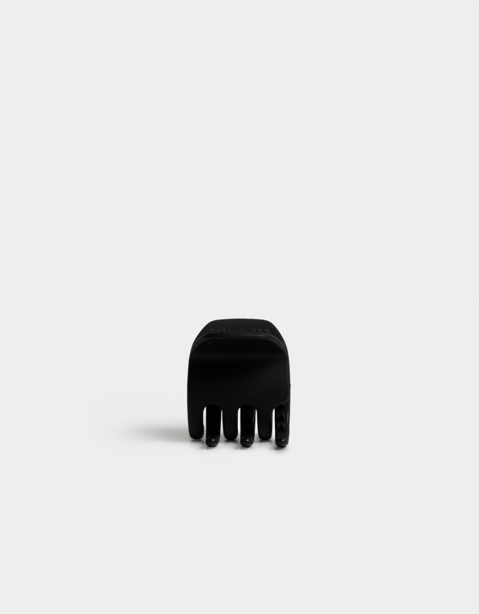 Broche Acrílico Negro 