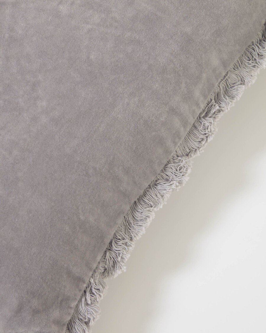 Almohadón Cedella 100 % algodón terciopelo y flecos gris 45 x 45 cm