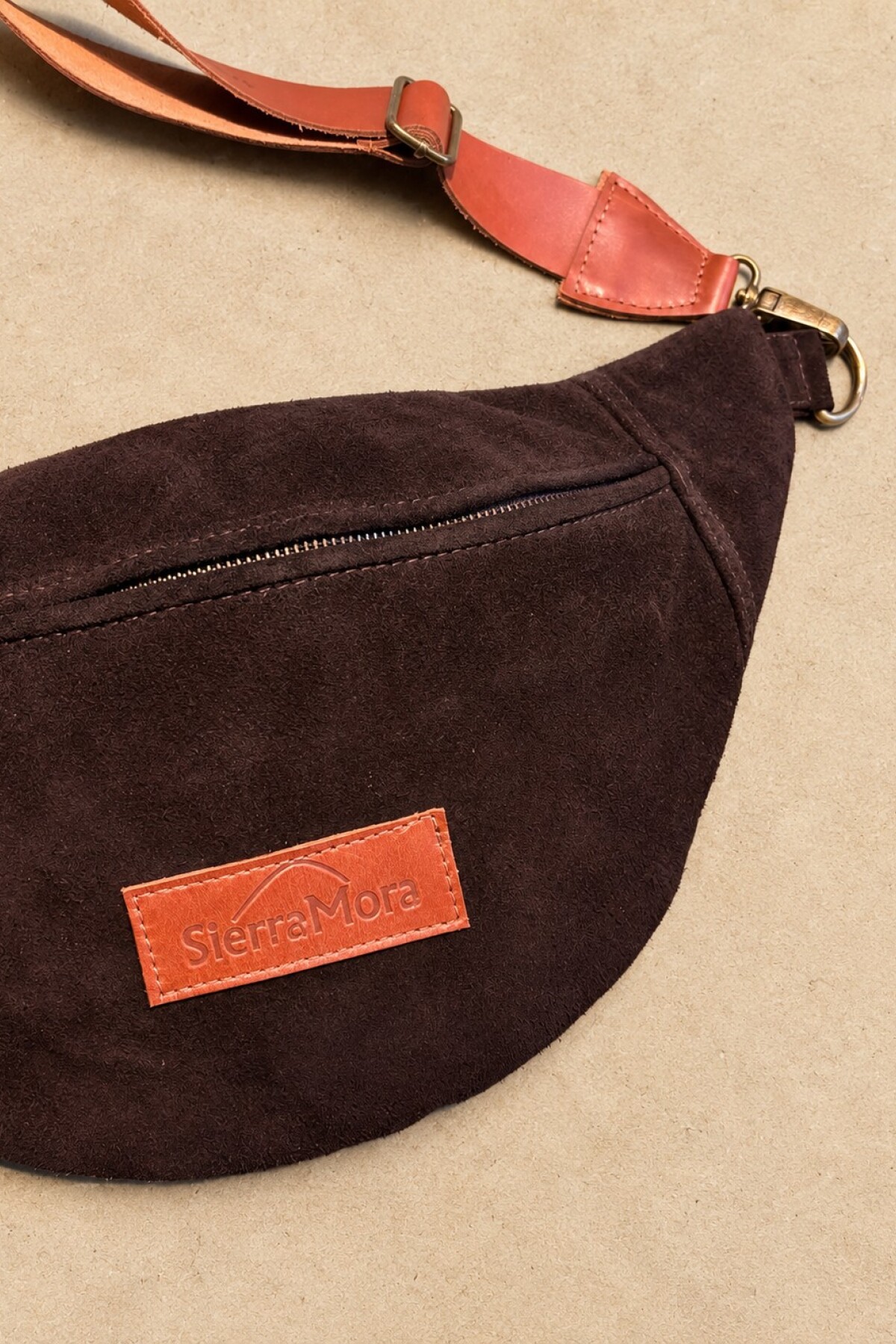 Leather Fanny Pack Gamuza Chocolate Oscuro