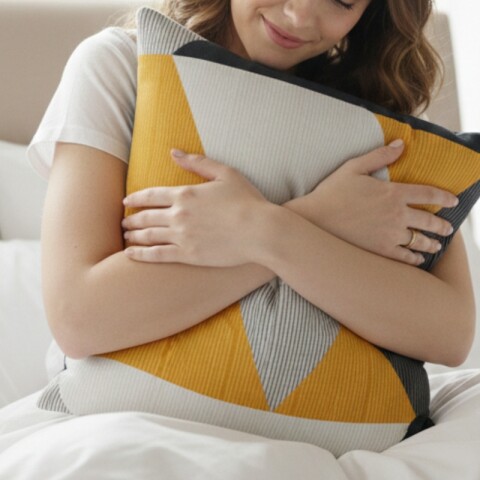 Almohadón Decorativo 45x45 cm - Figuras 02 – Cojín Suave para Cama y Living Almohadón Decorativo 45x45 cm - Figuras 02 – Cojín Suave para Cama y Living