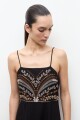 Maxi vestido con bordado negro