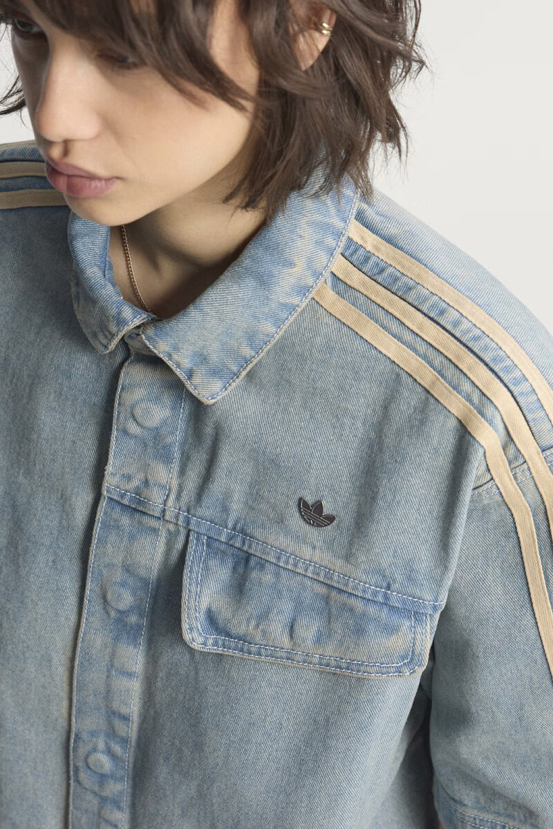 CAMISA PREMIUM ESSENTIALS DENI Celeste