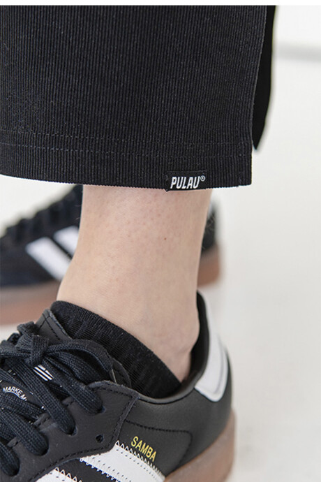 Falda Pulau Shady Negro