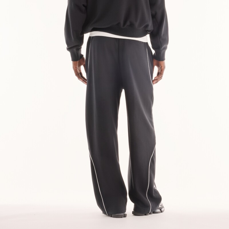 Pantalón New Balance de Hombre - Trackside - MB62053FBK BLACK