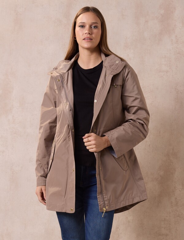 Campera Liviana Impermeable BEIGE OSCURO
