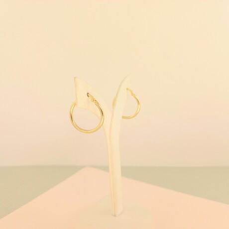 Par de aros de oro 18 ktes. Par de aros de oro 18 ktes.