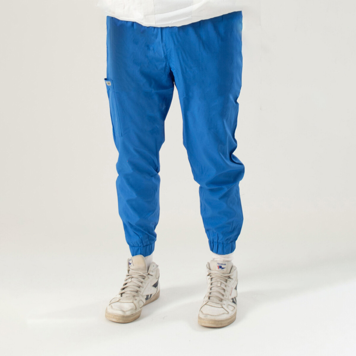 PANTALON UNISTORE MODELO JOGGER AZUL FRANCIA 