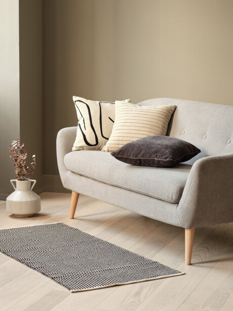 Almohadón HVITVEIS 45x45 crudo/negro Almohadón HVITVEIS 45x45 crudo/negro